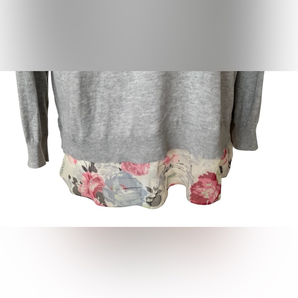 Lauren Ralph Lauren Grey Sweater Floral Chiffon Hem XL - Picture 2 of 5
